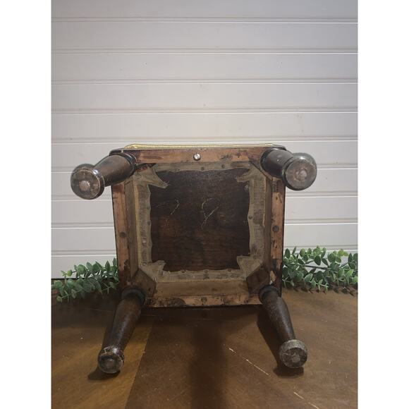 Vtg Heirloom Needlework Embroidered Footstool Floral Design 9.5” X 9.5” X 8” - Picture 7 of 7